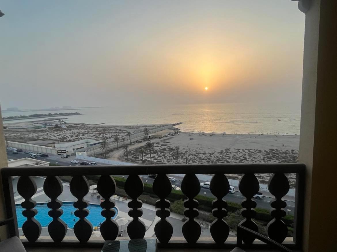 Beach Front Escape Lägenhet Ras al-Khaimah Exteriör bild